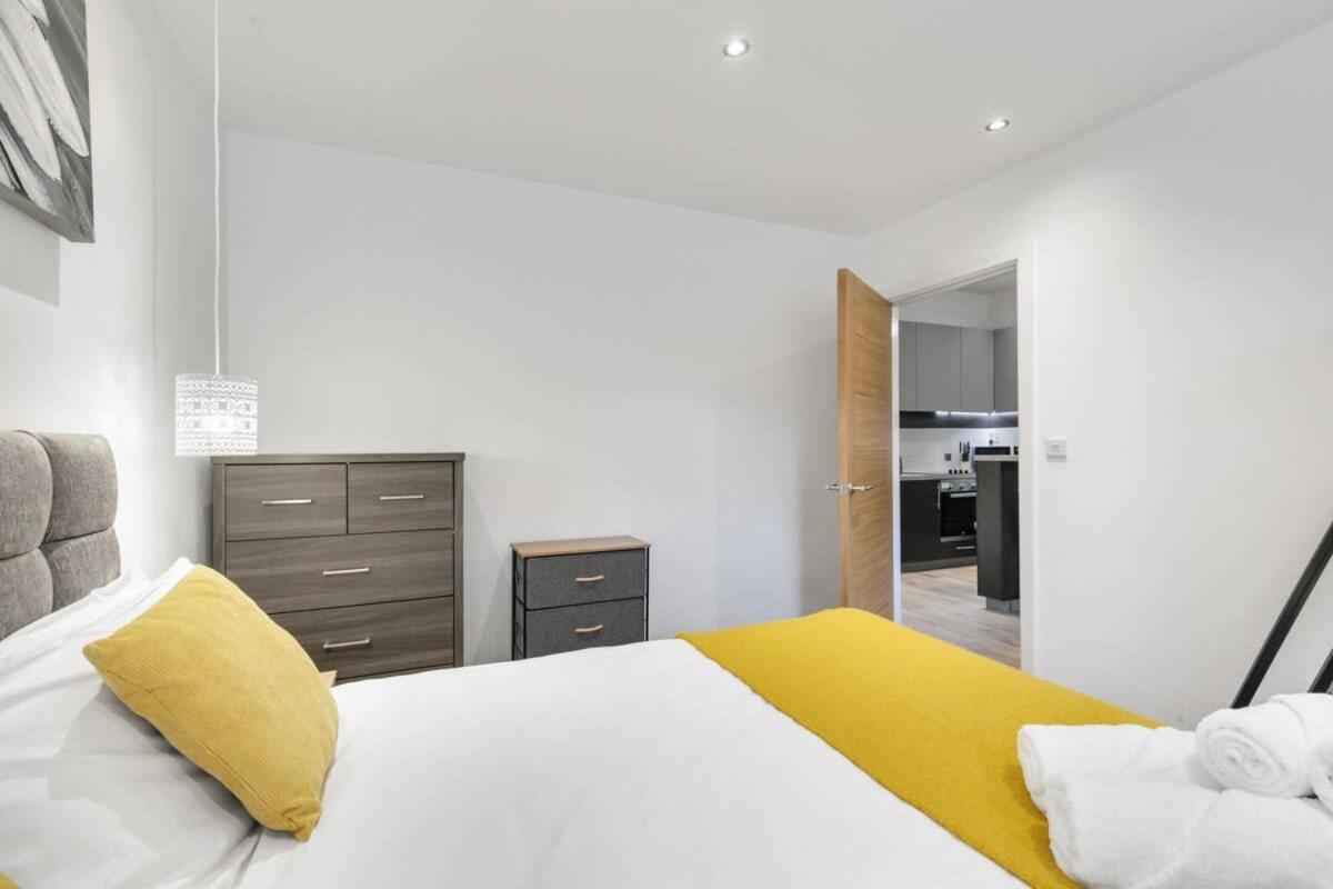 Modern 1 Bedroom Apartment In Central 沃金 外观 照片