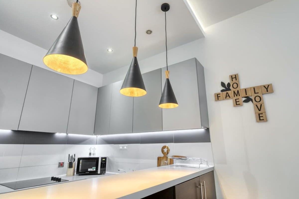 Modern 1 Bedroom Apartment In Central 沃金 外观 照片
